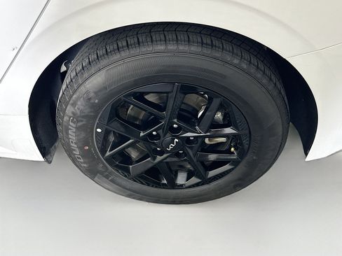 Used 2025 Kia K5 LXS image 11