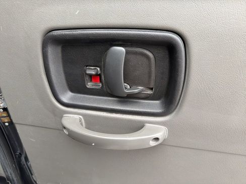 Used 2017 Chevrolet Express 2500 LS image 21