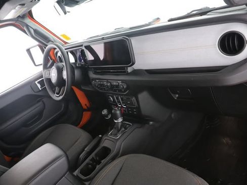 Used 2025 Jeep Wrangler Sport AWD/4WD image 28
