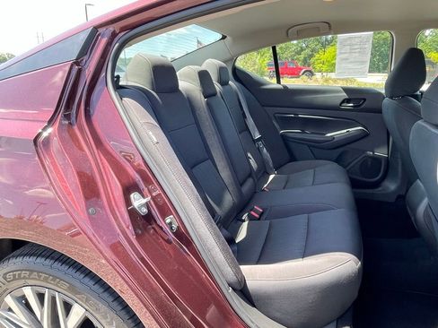 Used 2024 Nissan Altima 2.5 SV FWD image 37