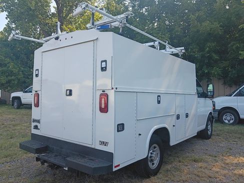 Used 2023 Chevrolet Express 3500 w/ Power Convenience Package RWD image 6