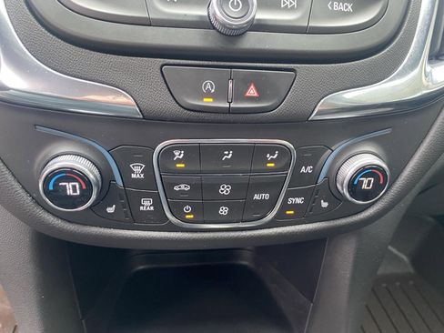Used 2023 Chevrolet Equinox LT AWD/4WD image 35