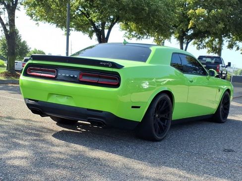Used 2015 Dodge Challenger SRT Hellcat RWD image 5