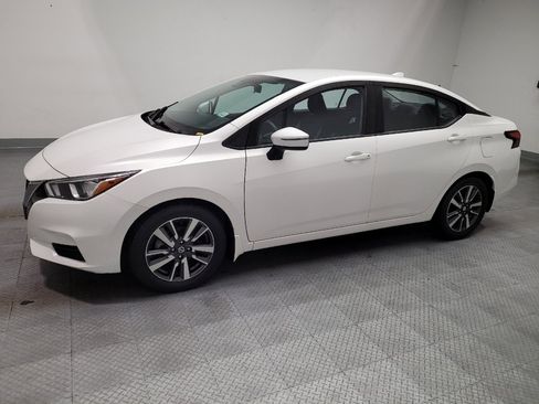 Used 2020 Nissan Versa SV FWD image 2