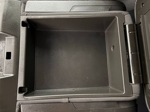 Used 2023 Chevrolet Silverado 1500 LT image 30