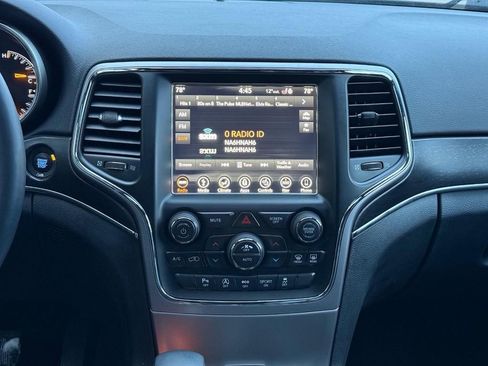 Used 2018 Jeep Grand Cherokee Limited image 11