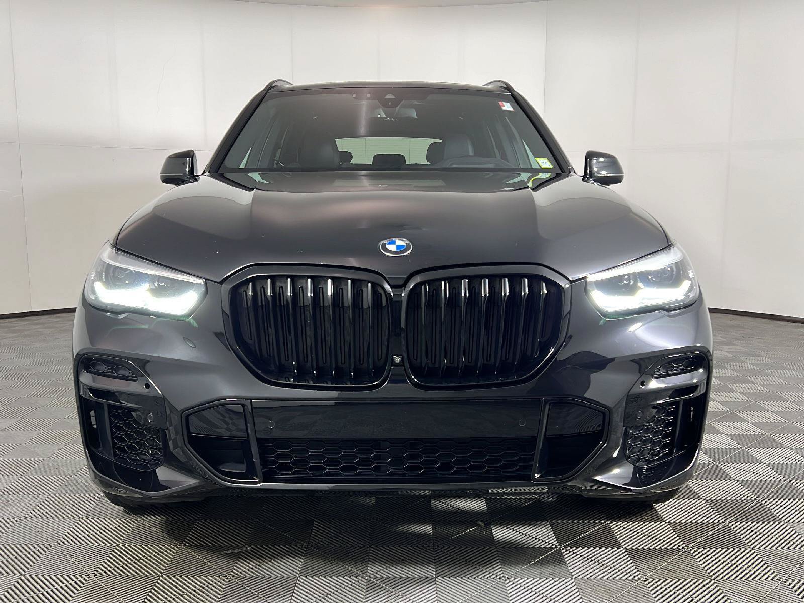 Used 2023 BMW X5 xDrive40i w/ M Sport Package AWD/4WD image 13