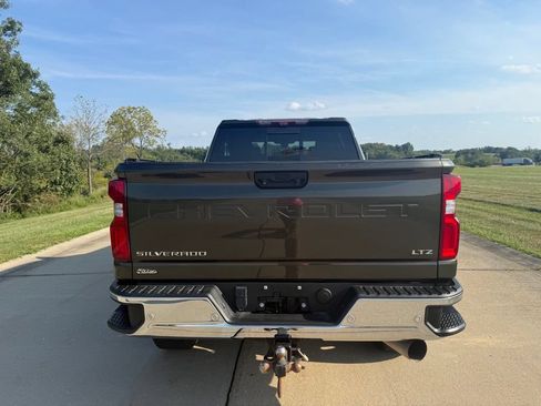 Used 2022 Chevrolet Silverado 2500 LTZ w/ LTZ Plus Package AWD/4WD image 4