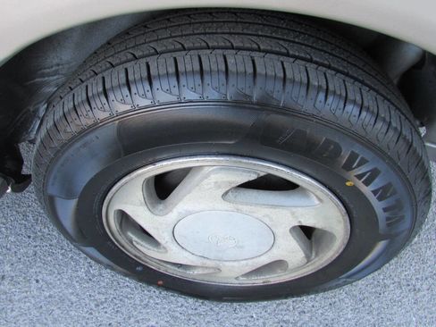 Used 2001 Toyota Sienna LE image 35