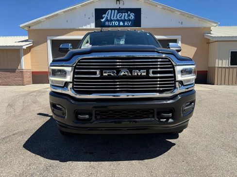 Used 2022 RAM 2500 Laramie AWD/4WD image 3