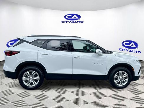 Used 2022 Chevrolet Blazer LT FWD image 2