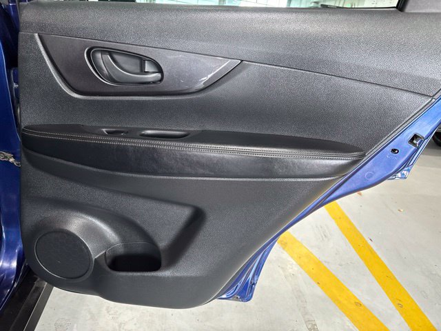 Used 2020 Nissan Rogue S FWD image 31