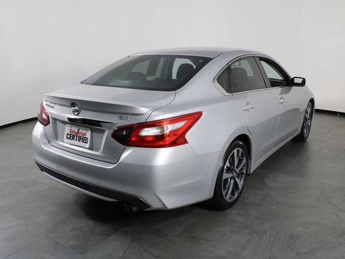 Used 2017 Nissan Altima 2.5 SR image 16