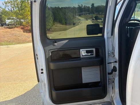 Used 2014 Ford F150 Platinum image 25