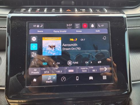 Used 2024 Jeep Grand Cherokee L Laredo RWD image 20