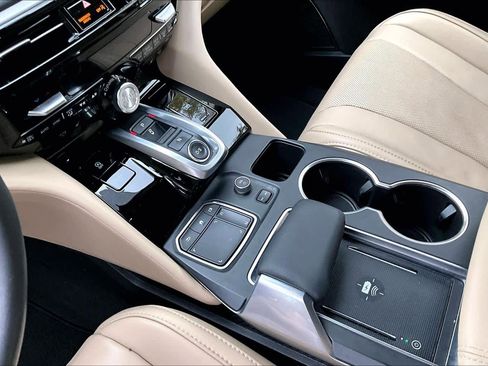 Certified 2024 Acura MDX w/Technology Package image 16