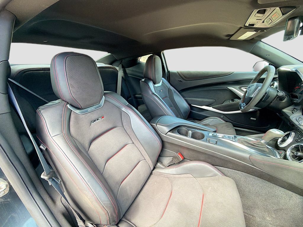 Used 2022 Chevrolet Camaro ZL1 RWD image 26