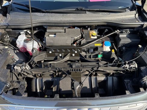 Used 2023 Audi Q4 e-tron Premium Plus w/ Premium Plus image 20