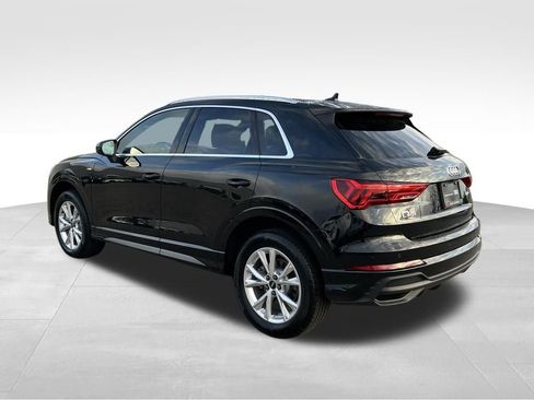 Used 2025 Audi Q3 2.0T Premium w/ Convenience Package image 3