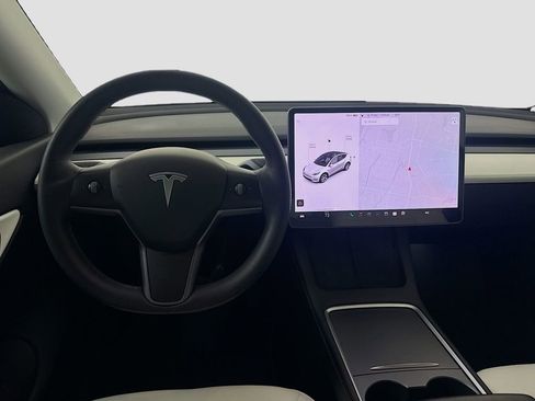 Used 2021 Tesla Model Y Long Range image 20