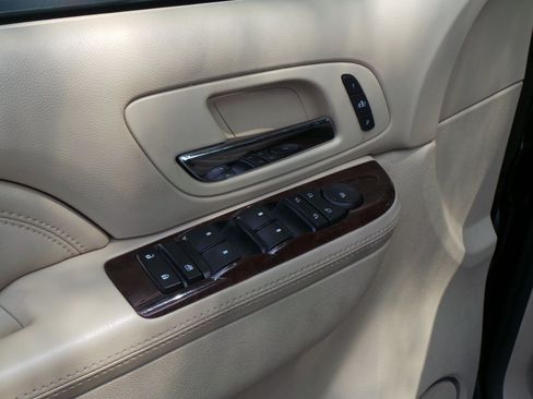 Used 2013 Cadillac Escalade EXT Luxury AWD/4WD image 26