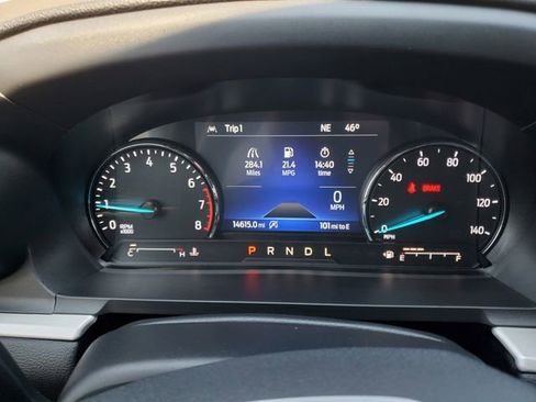 Used 2024 Ford Explorer XLT w/ Equipment Group 202A AWD/4WD image 17