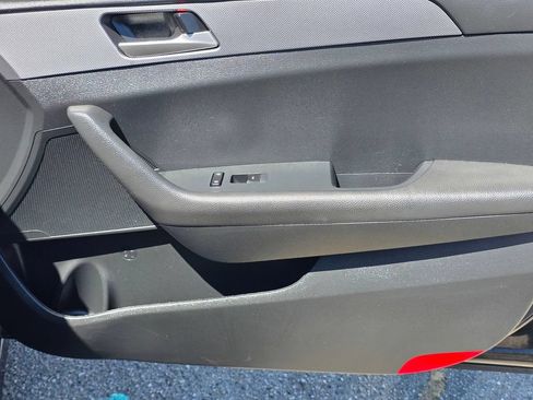 Used 2018 Hyundai Sonata SE FWD image 24