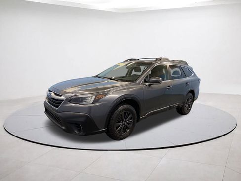Used 2020 Subaru Outback Premium image 3