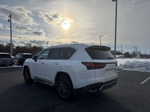 Used 2024 Lexus LX 600 F Sport image 5