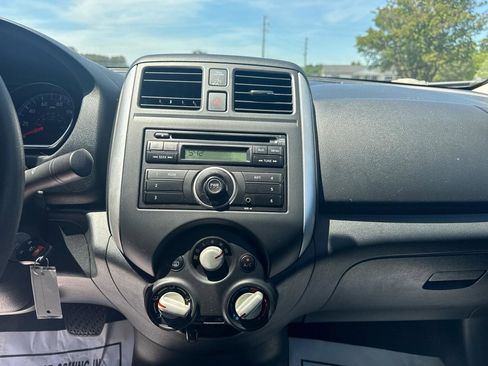 Used 2014 Nissan Versa SV FWD image 15
