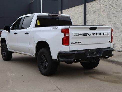 Used 2019 Chevrolet Silverado 1500 LT Trail Boss AWD/4WD image 3
