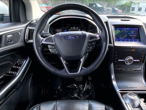 Used 2020 Ford Edge Titanium AWD/4WD image 4