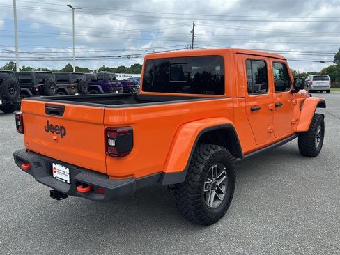 Used 2025 Jeep Gladiator Mojave w/ Safety Group AWD/4WD image 7