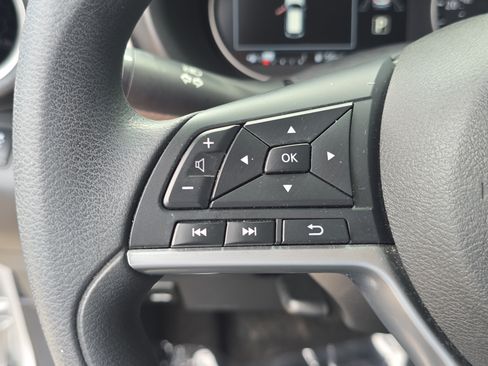 Used 2018 Nissan Kicks SV w/ Exterior Electronics Package FWD image 28