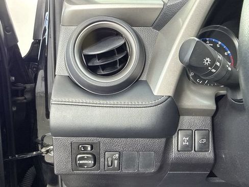 Used 2016 Toyota RAV4 XLE AWD/4WD image 14