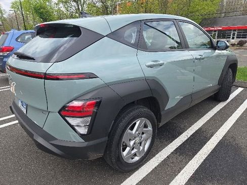 Used 2024 Hyundai Kona SE AWD/4WD image 16