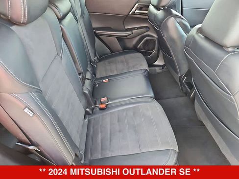 Used 2024 Mitsubishi Outlander SE FWD image 21