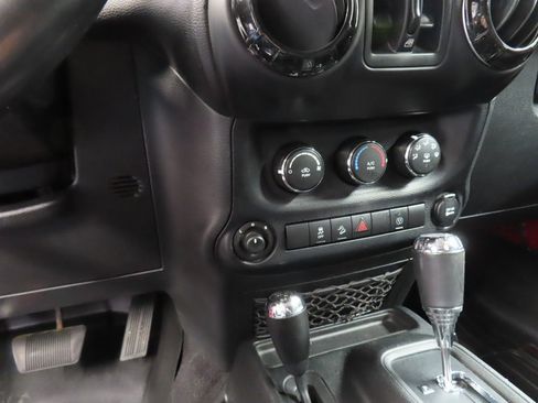 Used 2017 Jeep Wrangler Unlimited Sahara w/ Connectivity Group image 48