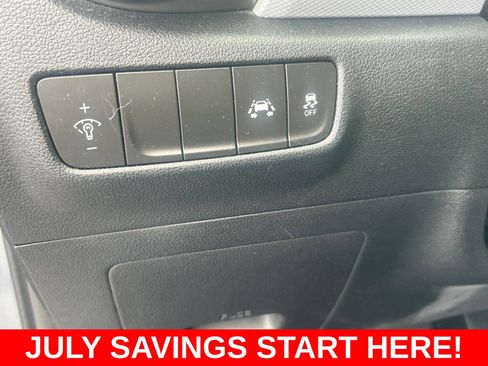 Used 2019 Hyundai Kona SE FWD image 13