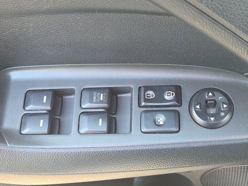 Used 2017 Kia Forte LX FWD image 17