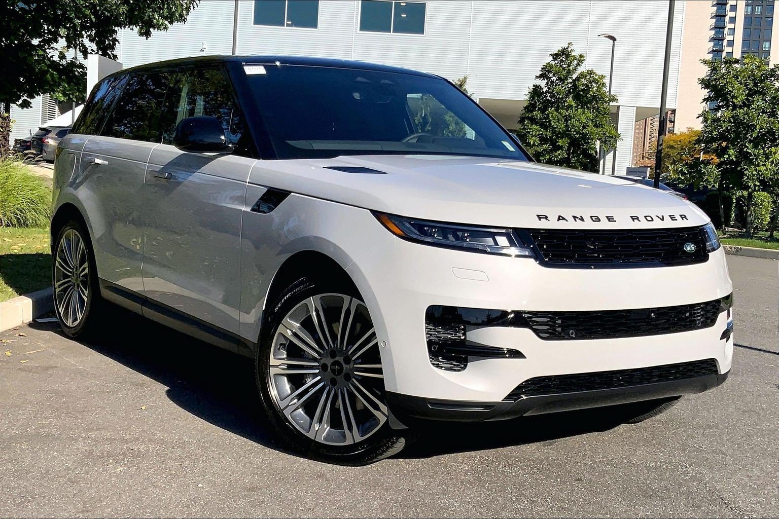 New 2027 Land Rover Range Rover Sport SE AWD/4WD image 2