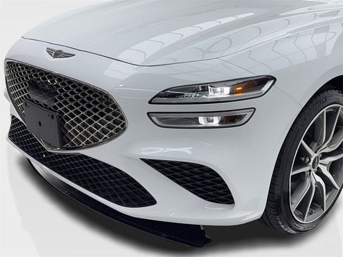 Used 2025 Genesis G70 2.5T image 5
