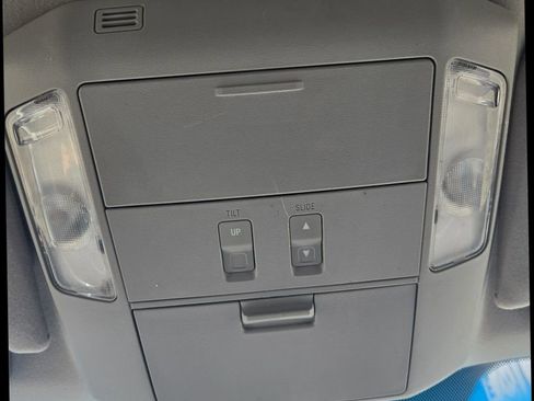 Used 2016 Toyota Sequoia Platinum image 27