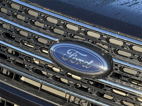 Certified 2022 Ford Explorer XLT w/ Equipment Group 202A image 25