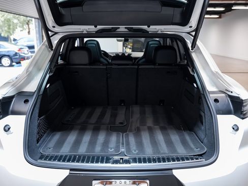 Used 2022 Porsche Cayenne Turbo S image 57