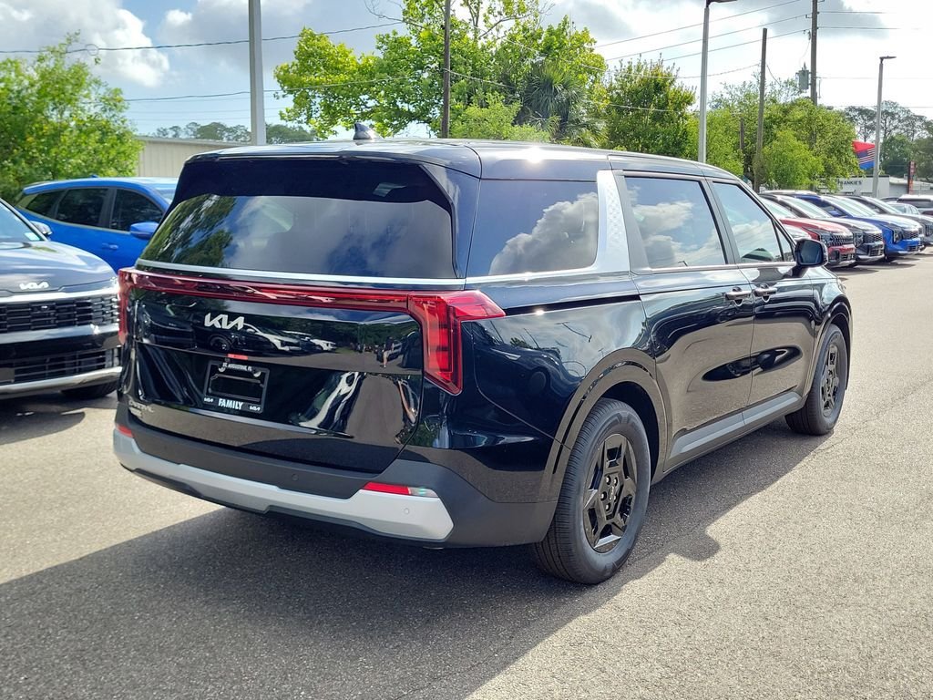 New 2026 Kia Carnival FWD image 6