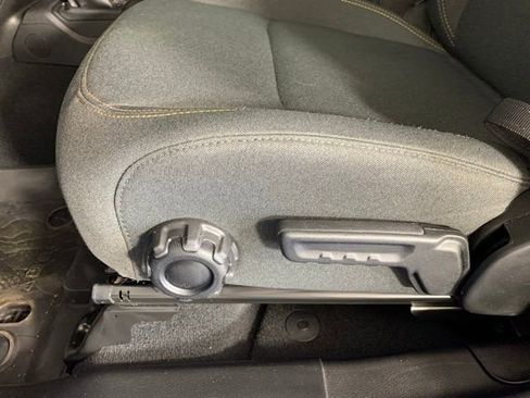 Used 2024 Jeep Gladiator Sport image 18