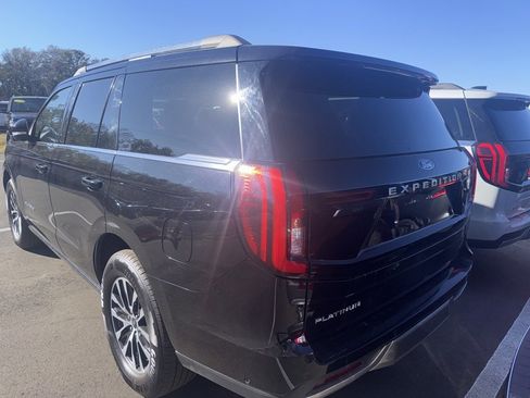 Certified 2025 Ford Expedition Platinum image 3