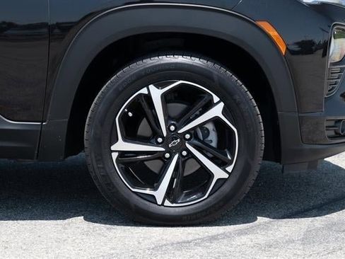 Used 2021 Chevrolet TrailBlazer RS w/ Sun and Liftgate Package image 11