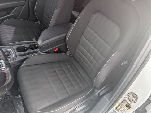 Used 2021 Volkswagen Jetta GLI FWD image 10